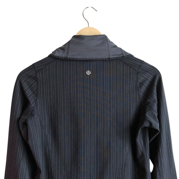 Lululemon Women's Origami Track Jacket Size 4 Grey Black Pinstripe - Picture 8 of 16